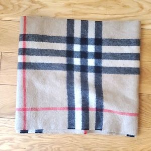 Burberry cashmere pullover scarf